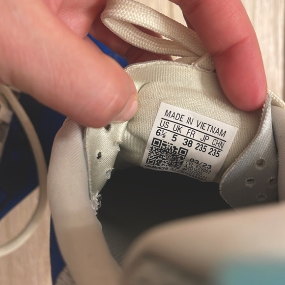 Adidas Women’s or Kids Blue Barricade tennis pickleball Shoes - Picture 8 of 8